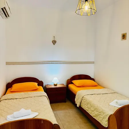 Felix Aparthotel *