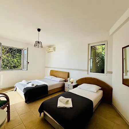 Aparthotel Felix Budva